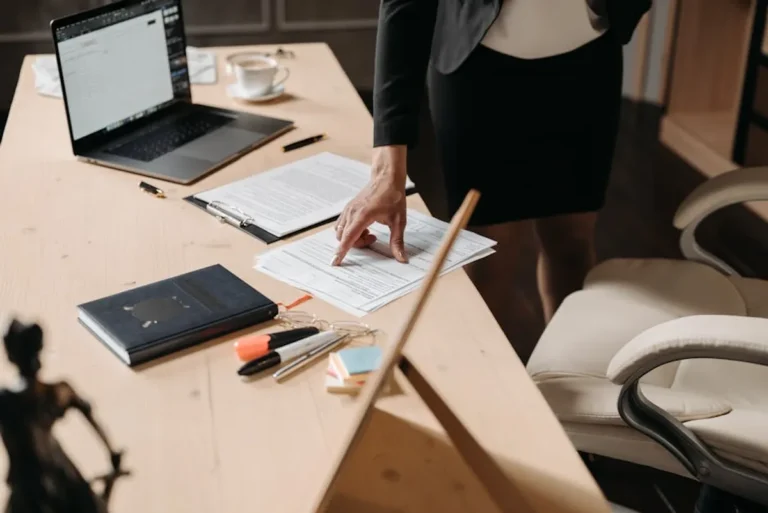 Lawyersclubindia Review: What It Is, Features, Safety, and Alternatives